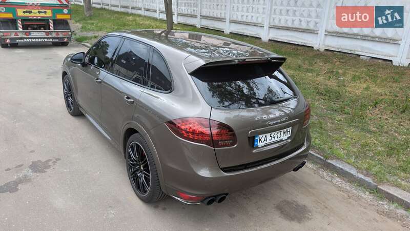 Позашляховик / Кросовер Porsche Cayenne 2012 в Києві