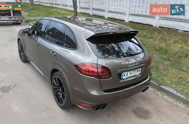 Внедорожник / Кроссовер Porsche Cayenne 2012 в 