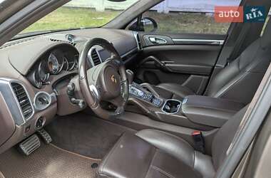 Внедорожник / Кроссовер Porsche Cayenne 2012 в 