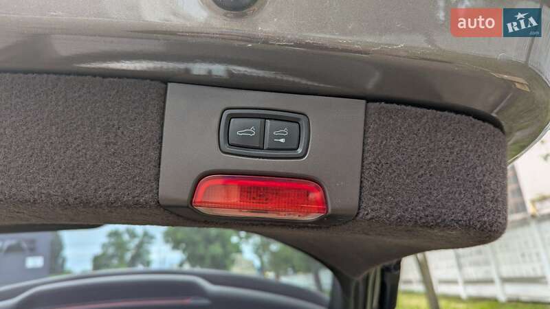 Позашляховик / Кросовер Porsche Cayenne 2012 в Києві
