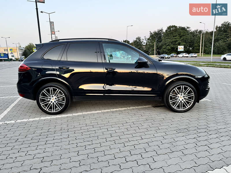 Позашляховик / Кросовер Porsche Cayenne 2011 в Львові