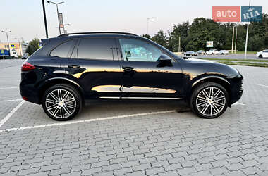 Внедорожник / Кроссовер Porsche Cayenne 2011 в 