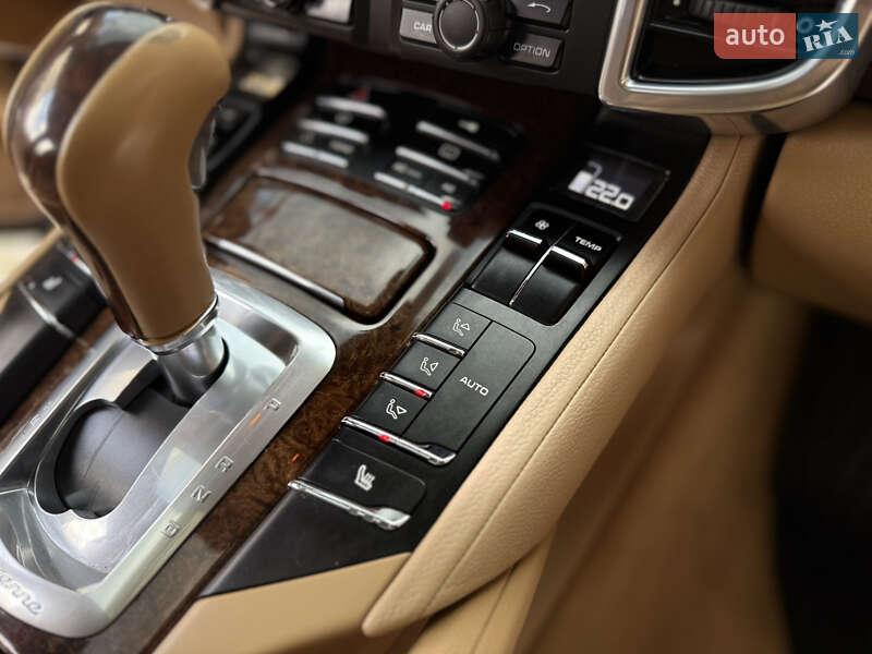 Позашляховик / Кросовер Porsche Cayenne 2010 в Тернополі фото 78 Позашляховик / Кросовер Porsche Cayenne 2010 в Тернополі