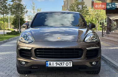 Внедорожник / Кроссовер Porsche Cayenne 2015 в 