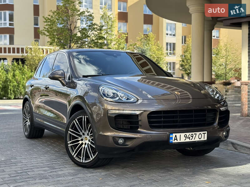 Внедорожник / Кроссовер Porsche Cayenne 2015 в 