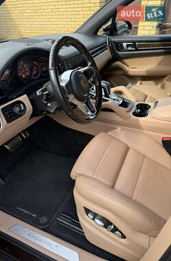 Позашляховик / Кросовер Porsche Cayenne 2018 в 