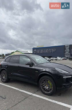 Внедорожник / Кроссовер Porsche Cayenne 2017 в 