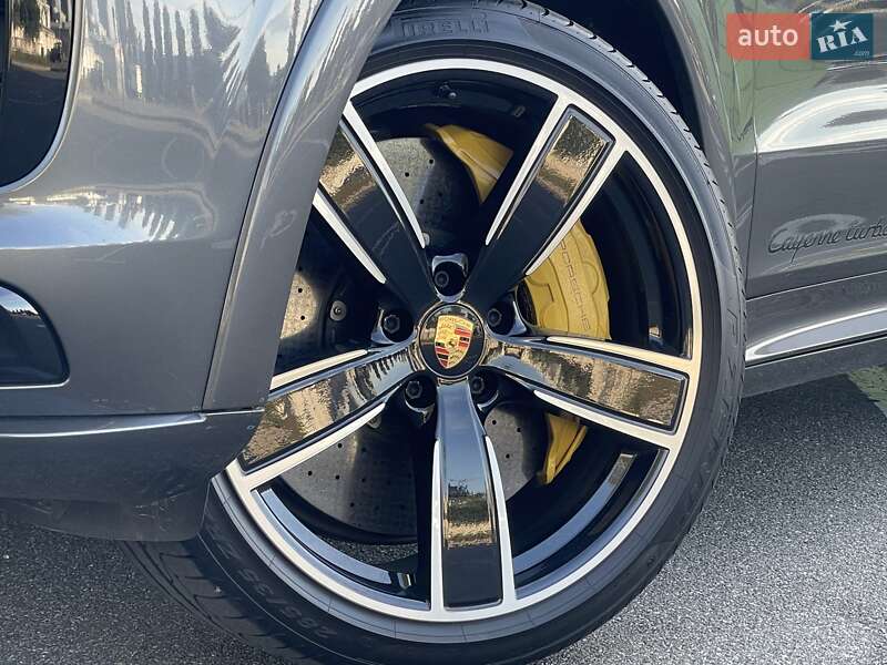 Позашляховик / Кросовер Porsche Cayenne 2019 в Києві