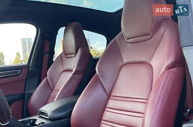 Внедорожник / Кроссовер Porsche Cayenne 2019 в 