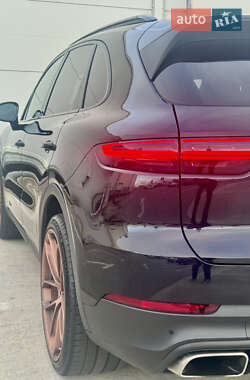 Позашляховик / Кросовер Porsche Cayenne 2018 в 