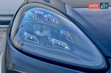 Позашляховик / Кросовер Porsche Cayenne 2018 в 