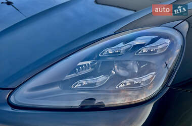 Позашляховик / Кросовер Porsche Cayenne 2018 в 