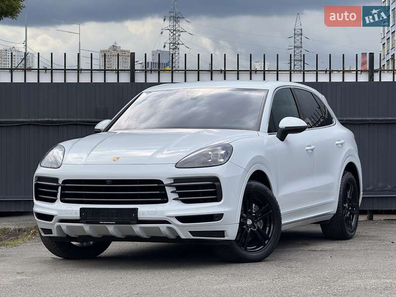 Внедорожник / Кроссовер Porsche Cayenne 2018 в 