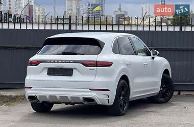 Внедорожник / Кроссовер Porsche Cayenne 2018 в 