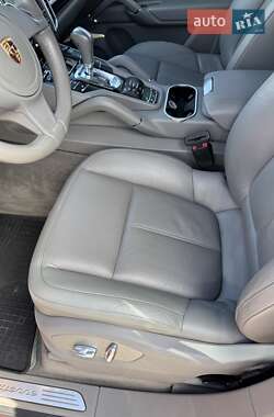 Внедорожник / Кроссовер Porsche Cayenne 2013 в 