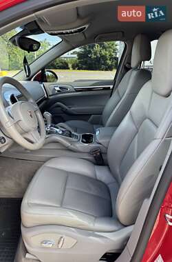 Внедорожник / Кроссовер Porsche Cayenne 2013 в 