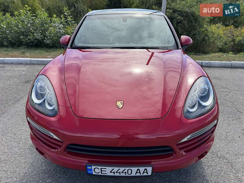 Внедорожник / Кроссовер Porsche Cayenne 2013 в Черновцах