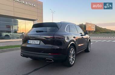 Внедорожник / Кроссовер Porsche Cayenne 2018 в 