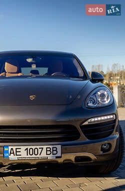Внедорожник / Кроссовер Porsche Cayenne 2012 в 