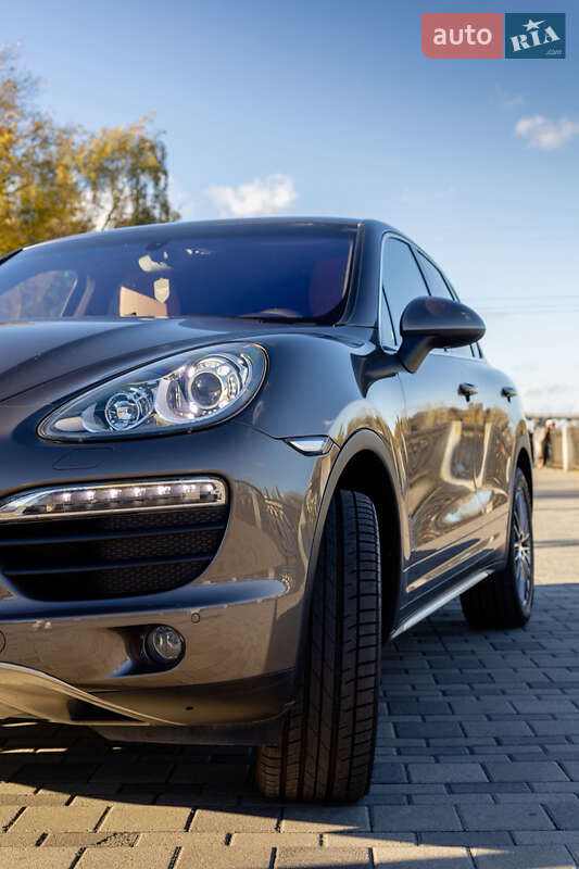 Внедорожник / Кроссовер Porsche Cayenne 2012 в Днепре