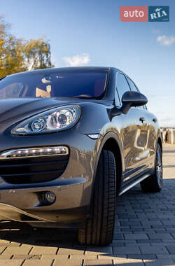 Внедорожник / Кроссовер Porsche Cayenne 2012 в 