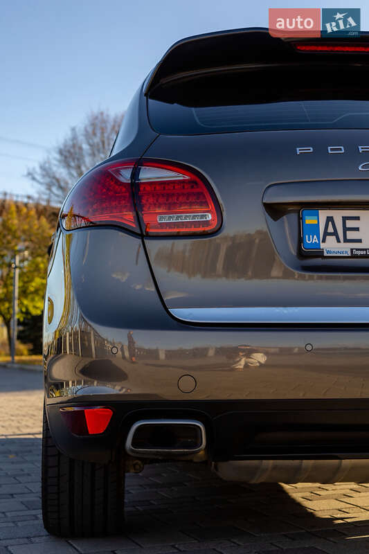 Внедорожник / Кроссовер Porsche Cayenne 2012 в Днепре