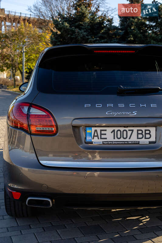 Внедорожник / Кроссовер Porsche Cayenne 2012 в Днепре