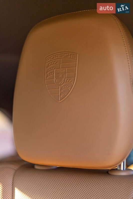 Внедорожник / Кроссовер Porsche Cayenne 2012 в Днепре