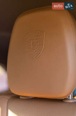 Внедорожник / Кроссовер Porsche Cayenne 2012 в 