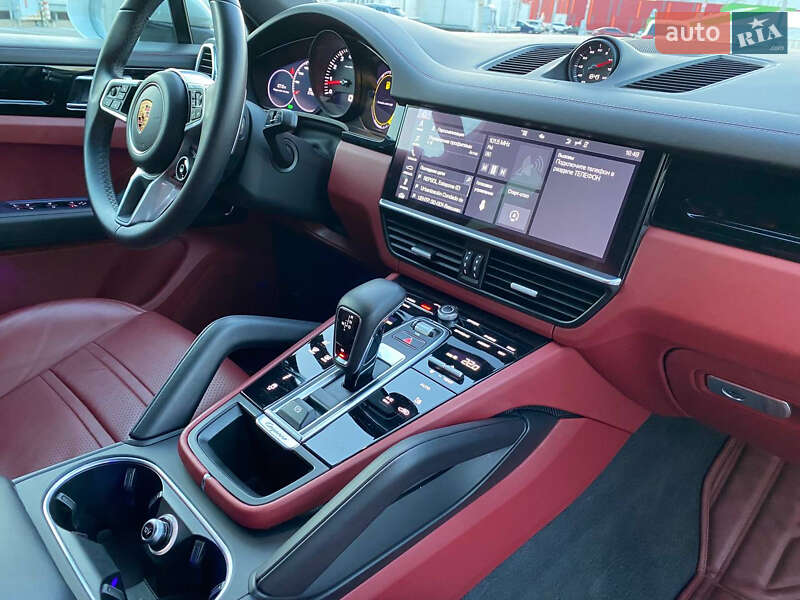 Внедорожник / Кроссовер Porsche Cayenne 2020 в Киеве