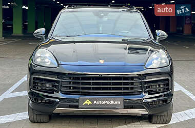 Внедорожник / Кроссовер Porsche Cayenne 2018 в 