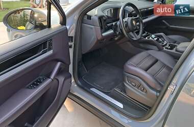 Внедорожник / Кроссовер Porsche Cayenne 2023 в 