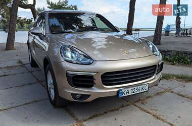 Позашляховик / Кросовер Porsche Cayenne 2015 в Києві