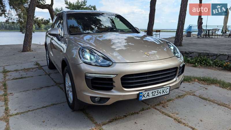 Внедорожник / Кроссовер Porsche Cayenne 2015 в Киеве