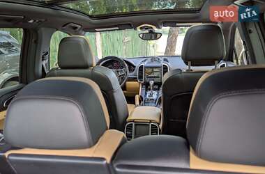 Позашляховик / Кросовер Porsche Cayenne 2015 в 