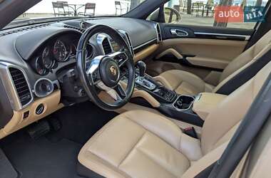Позашляховик / Кросовер Porsche Cayenne 2015 в 