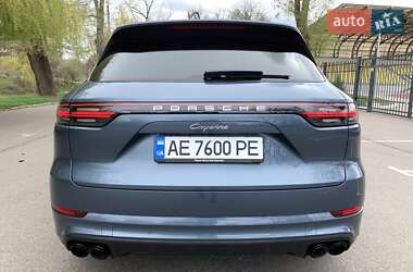 Внедорожник / Кроссовер Porsche Cayenne 2019 в 