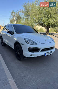 Позашляховик / Кросовер Porsche Cayenne 2013 в 