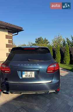 Внедорожник / Кроссовер Porsche Cayenne 2013 в 