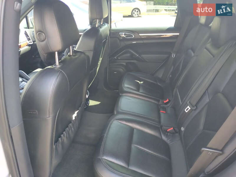 Внедорожник / Кроссовер Porsche Cayenne 2010 в Днепре
