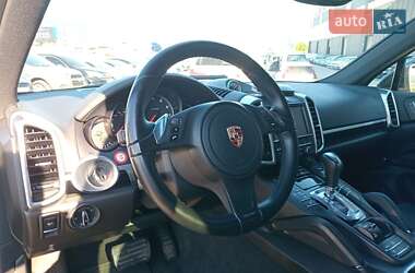 Внедорожник / Кроссовер Porsche Cayenne 2014 в 