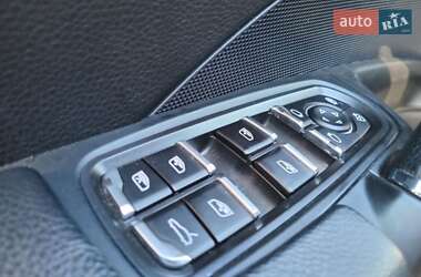 Внедорожник / Кроссовер Porsche Cayenne 2014 в 