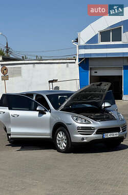 Внедорожник / Кроссовер Porsche Cayenne 2011 в 