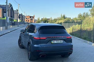Внедорожник / Кроссовер Porsche Cayenne 2018 в 