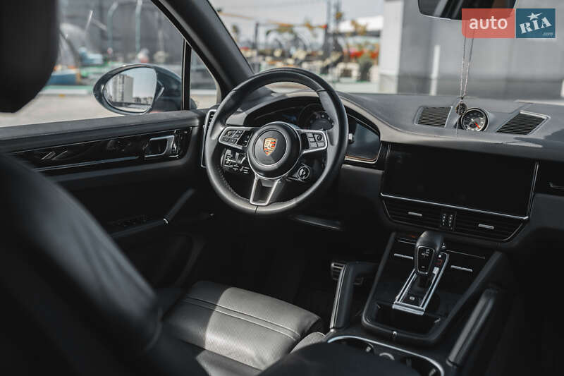 Позашляховик / Кросовер Porsche Cayenne 2017 в Києві