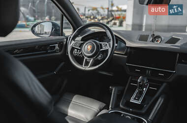 Позашляховик / Кросовер Porsche Cayenne 2017 в 