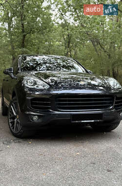 Внедорожник / Кроссовер Porsche Cayenne 2014 в Днепре