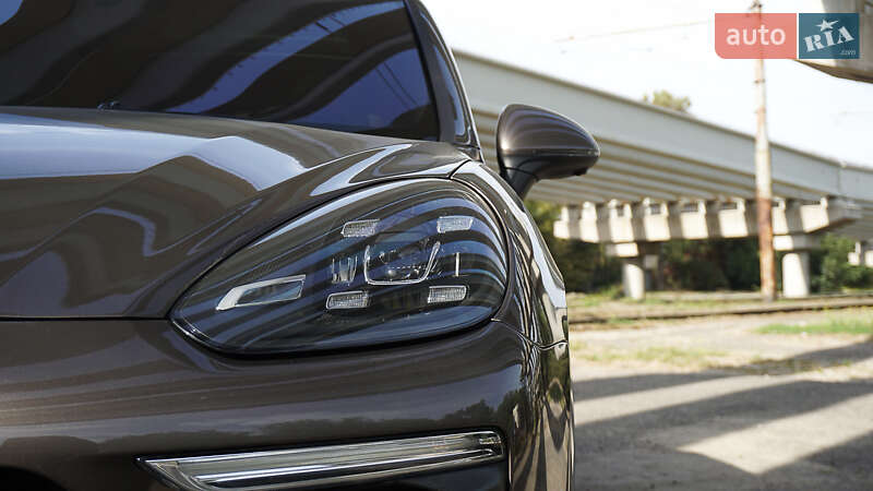 Позашляховик / Кросовер Porsche Cayenne 2015 в Дніпрі