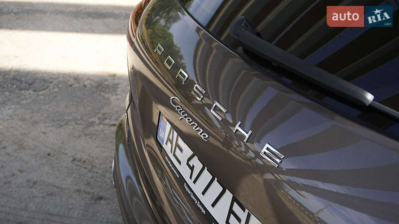 Позашляховик / Кросовер Porsche Cayenne 2015 в Дніпрі