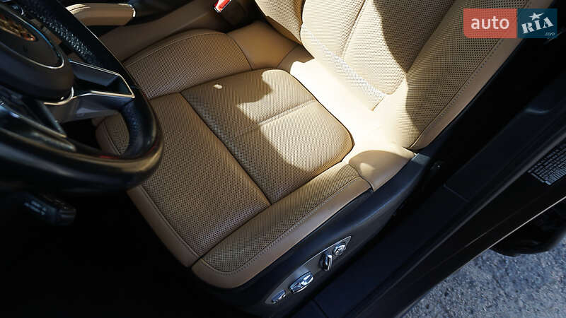 Позашляховик / Кросовер Porsche Cayenne 2015 в Дніпрі